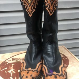 Lucchese western boots size 8.5 Black and brown. excellent condition